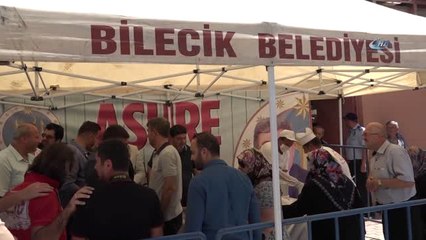 Bilecik Belediyesi'nden 5 Bin Kişiye Aşure İkramı