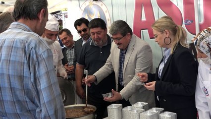 Bilecik Belediyesi’nden 5 bin kişiye aşure ikramı