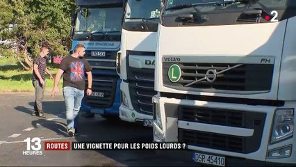 Routes : bientôt une vignette pour les poids lourds ?