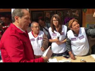 El gobernador del Estado de México, Eruviel Ávila acudió a votar