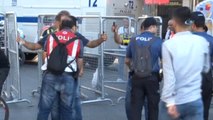 Fenerbahçeli Taraftarlar Stadyuma Gelmeye Başladı