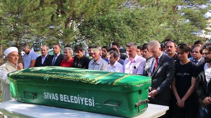 Irmakta boğulan öğretmen son yolculuğuna uğurlandı - SİVAS
