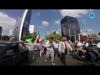 Marchan ambulantes para exigir espacios de trabajo