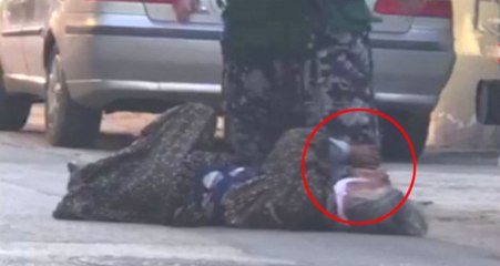 Cani Gelinin, Sokak Ortasında Kaynanasını Tekme Tokat Dövdüğü Anlar Kameralara Yansıdı