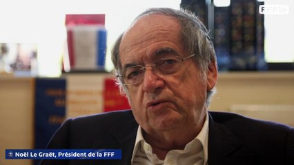 Noël Le Graët félicite Didier Deschamps