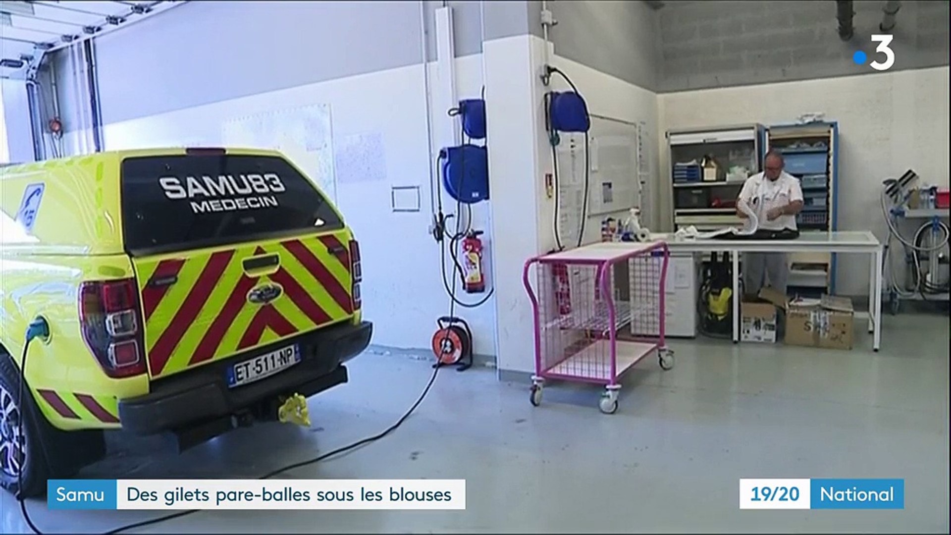 SAMU : des gilets pare-balles sous les blouses des ambulanciers dans le Var  - Vidéo Dailymotion
