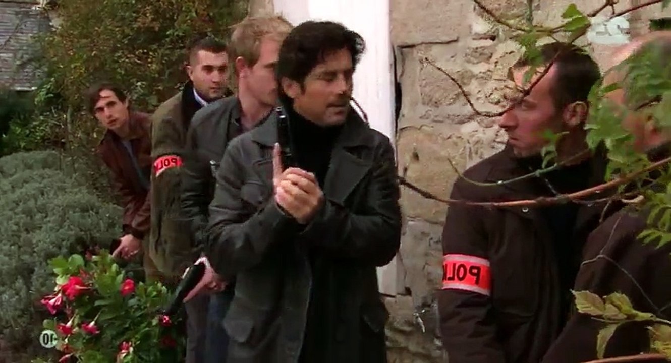 La main blanche E 4 Final FRENCH HD  264 mkv   Part 02