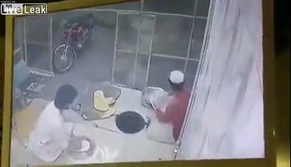 Bread maker fell in fire oven - Pakistan