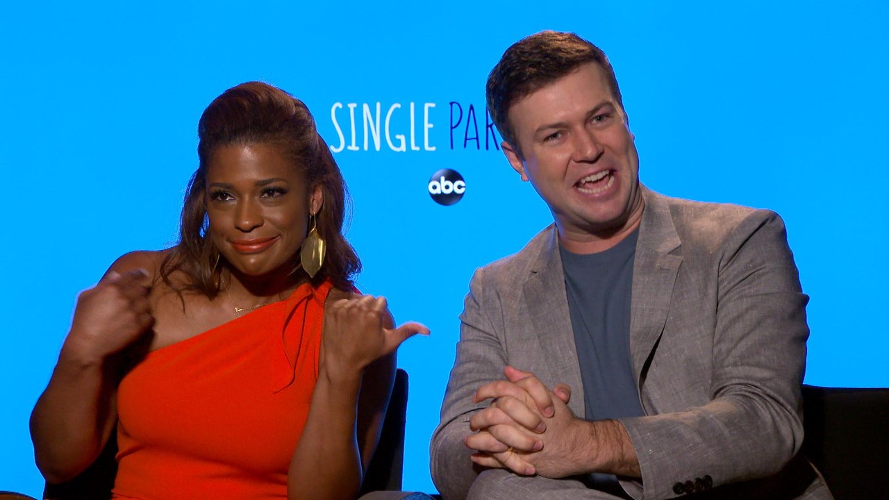 "Single Parents" Stars Prove They Are a Close-Knit Crew
