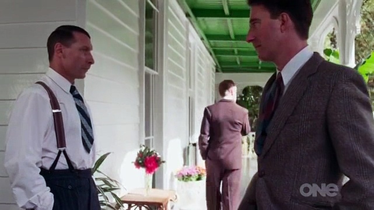 Hillary S01 E04