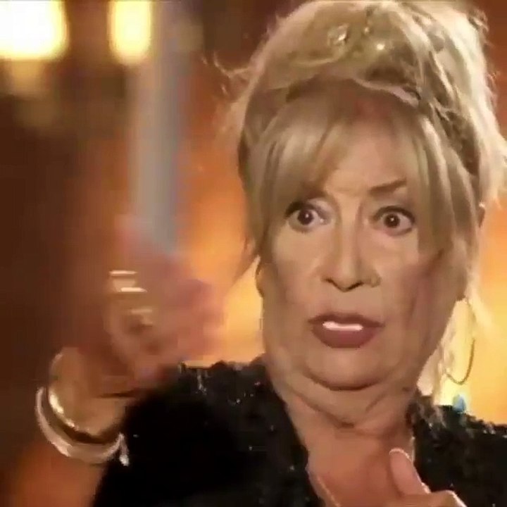 وفاء الكيلاني تثير استغراب ضيفتها منى واصف بموقفها نحو زوجها تيم حسن!