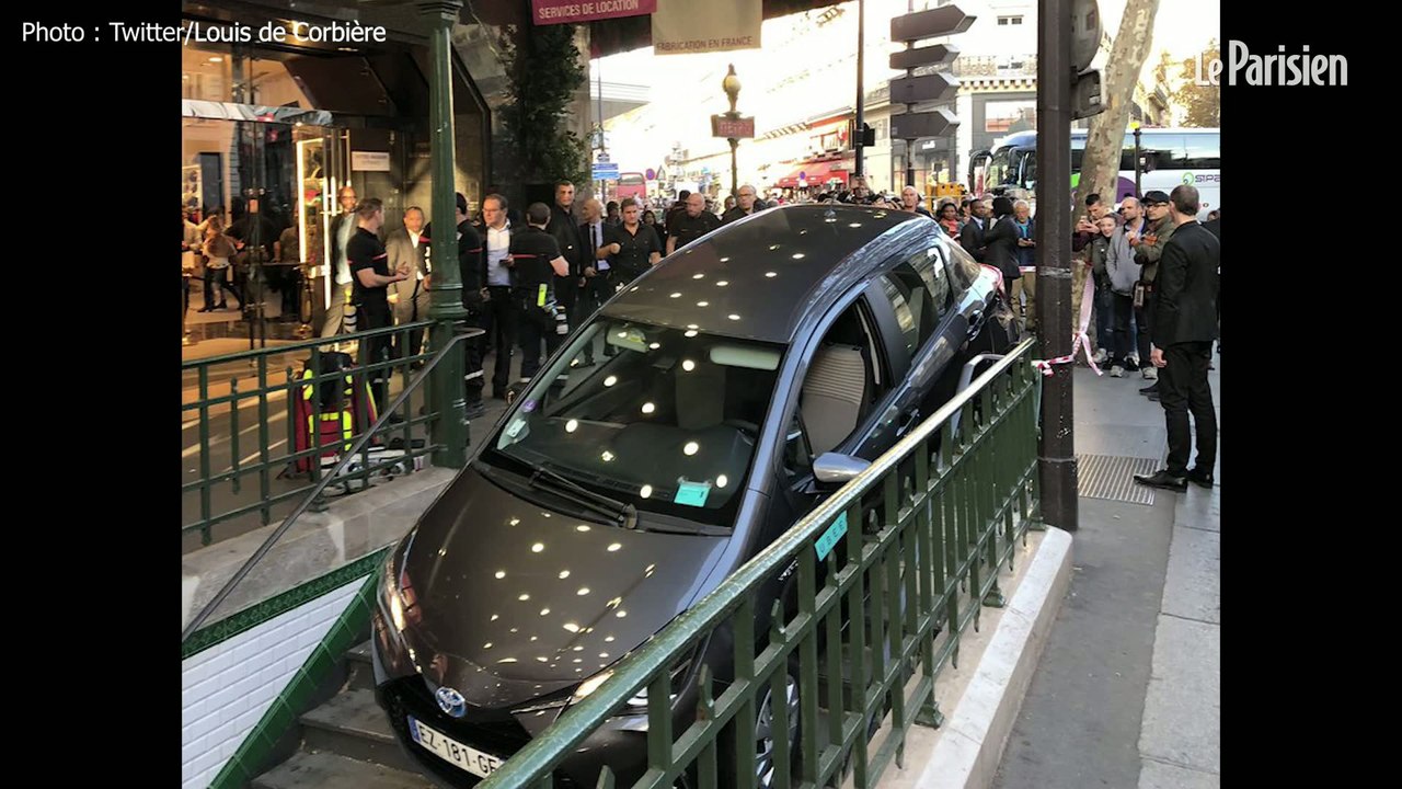 À Paris, cette voiture a confondu l'entrée du parking... avec la bouche du métro
