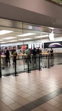 Un gang rentre dans un Apple Store pour tout voler en quelques secondes