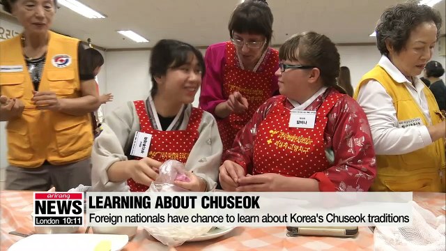 Multicultural families experience Korean Chuseok food tradition