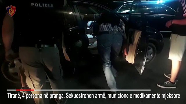 Ora News - Tiranë, sekuestrohen armë, municione dhe medikamente, 4 të arrestuar