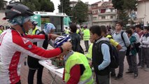 Farkındalık oluşturmak için bisikletleri ile okula gittiler