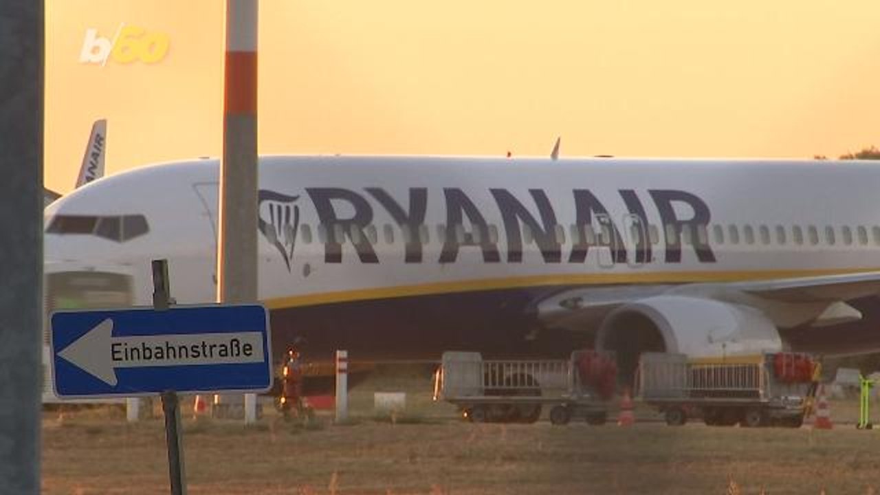 Police Called After Passenger Loses Extra Legroom Seat and Refuses to Pay Drink Bill