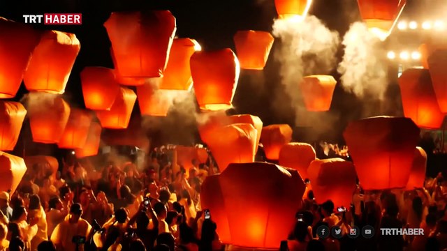 Tayvan'da yüzlerce fener gökyüzünü aydınlattı