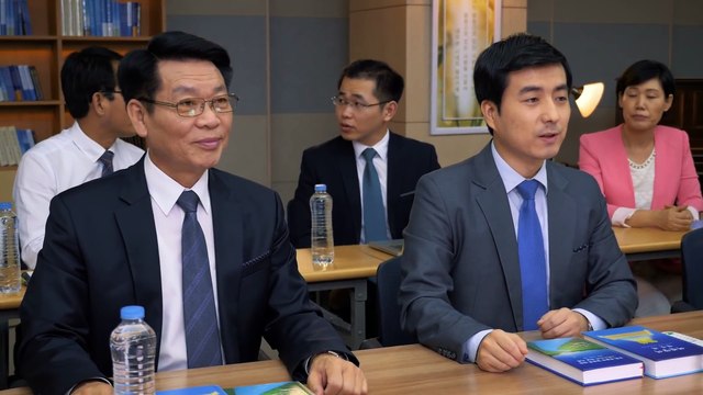 Восточная Молния | Библия Фильм «СБРОСЬ ОКОВЫ И БЕГИ» Все ли в Библии является словом Божьим?