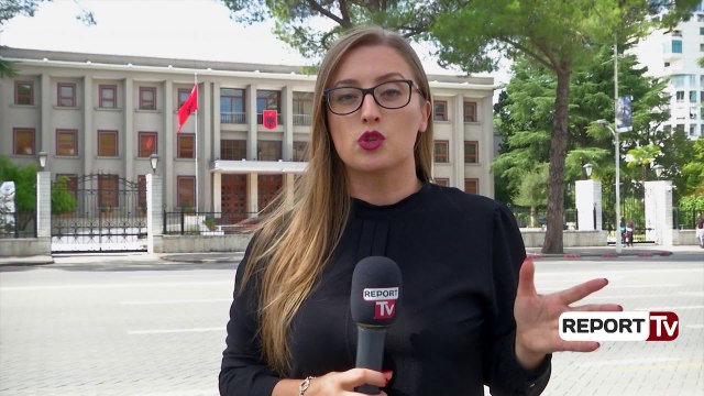 Teatri sërish në tryezën e Metës, pikëpyetje si do të veprojë Presidenti