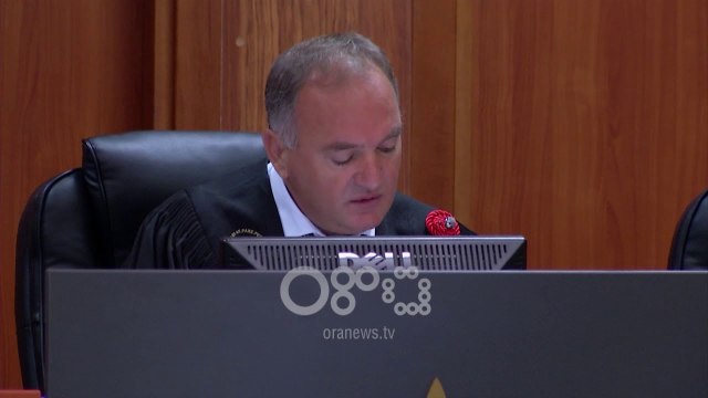 Ora News - Shtyhet sërish telenovela Shullazi , këtë herë shkojnë prokurorët por mungon avokati