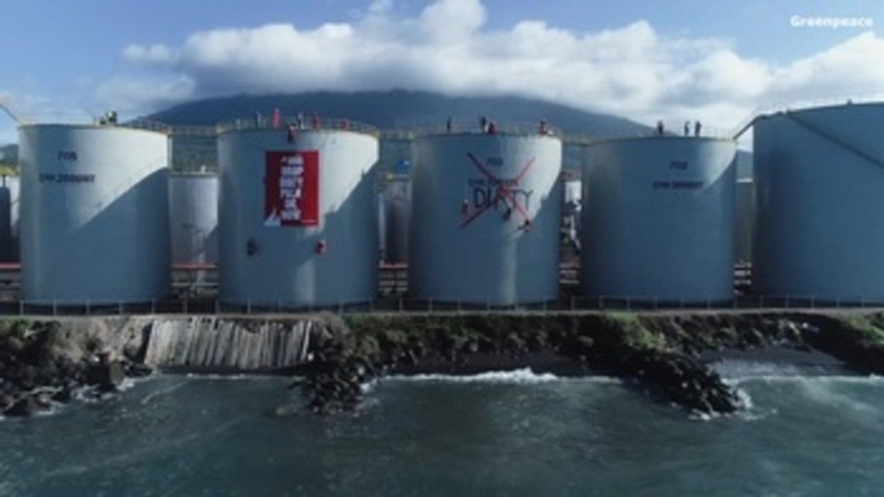 Greenpeace ocupa una refinería de aceite de palma en Indonesia