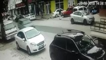Otomobil ile Motosiklet Böyle Çarpıştı