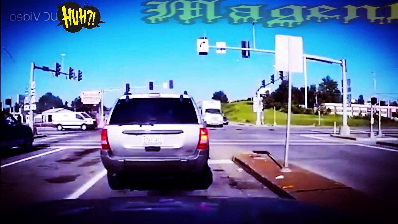 Kendaraan box oleng, Dengan apa yang terjadi mobil didepanya pasrah!