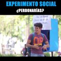 Este nuevo experimento social les va a encantar! ¿Tu què harias?¿Sabes ofrecer disculpas? ¿sabes perdonar?  .Video creado por  ensajeros urbanos y  erdón