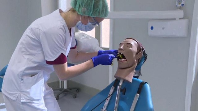 Un maniquí para que los dentistas pierdan el miedo a los pacientes