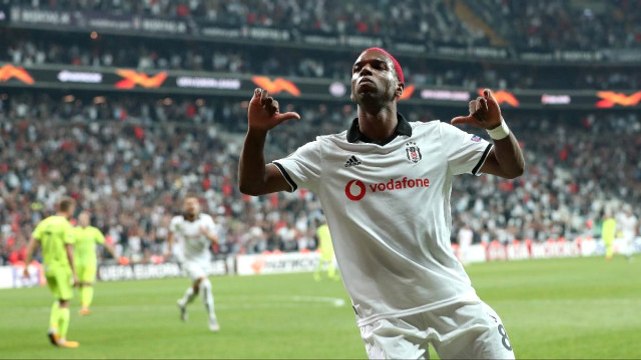 Beşiktaş Teknik Direktörü Şenol Güneş, Ryan Babel'i Forvette Oynatmayı Planlıyor