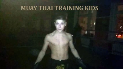 kids training muay thai