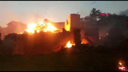 Çorum'da 2 Ev, 1 Ambar, 1 Samanlık ve 10 Ton Buğday Kül Oldu