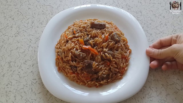 Etli Havuçlu Arpa Şehriye Pilavı - Ev Yemekleri Tarifleri