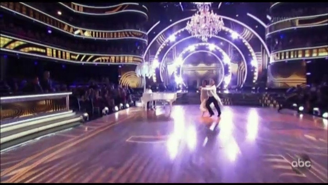 Nancy McKeon & Val Chmerkovskiy - Quickstep