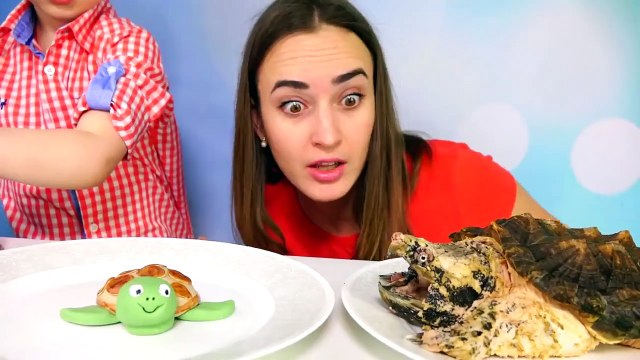 Обычная Еда против Мармелада Челлендж! МАМА ПЛАЧЕТ! Real Food vs Gummy Food - CANDY CHALLENGE[2]