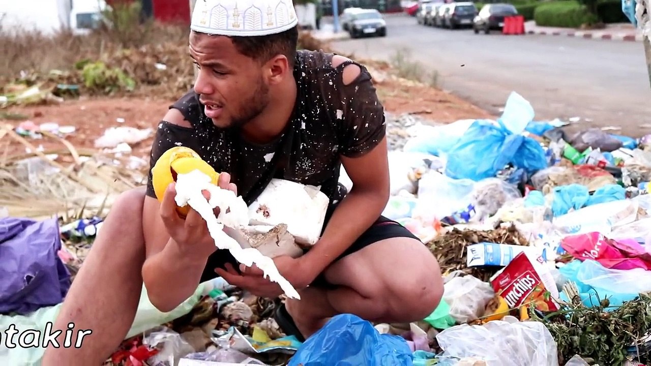 رجل غني يساعد الفقراء والمساكين ...فتعرض ل.../ هكدا كان مصيره