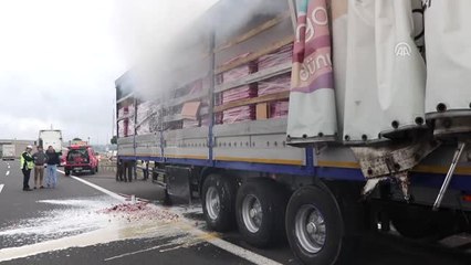 Seyir Halindeki Yumurta Yüklü Tırın Dorsesi Yandı - Bolu