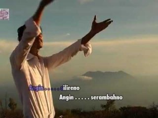 Catur Arum - Angin (Official Music Video)