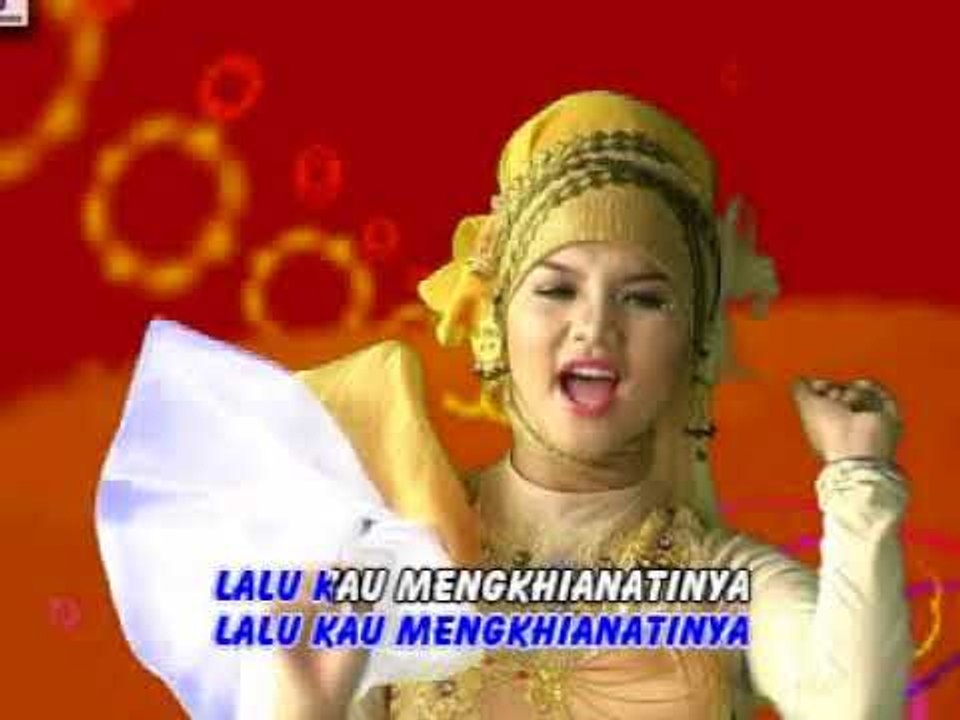 Leona -  Munafiq [Official Music Video]