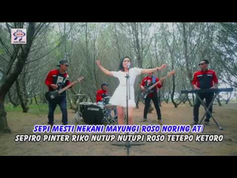 Tiya Wahyu - Bohoso Moto [Official Music Video]