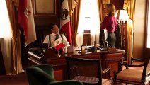 Al Otro Lado Del Muro | Gabriel Porras y Gabriela Vergara y sus escenas eróticas | Telemundo