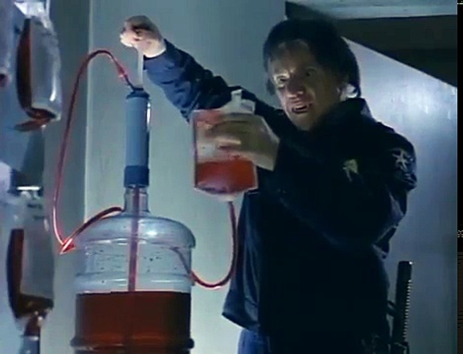 Tales From The Crypt S03E07 The Reluctant Vampire 1991