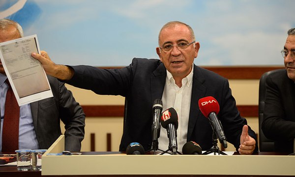 Gürsel Tekin: 9 villası, 7 benzin istasyonu olan adama gömleğin fiyatı sorulur mu?