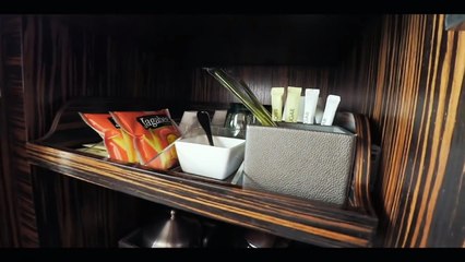 First Day in HONG KONG   CRAZY Halloween Night!!