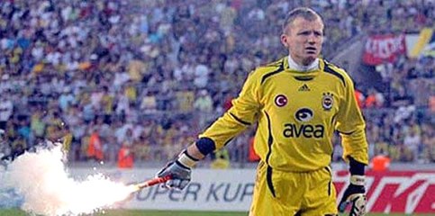 Serdar Kulbilge Futbolu Bıraktı