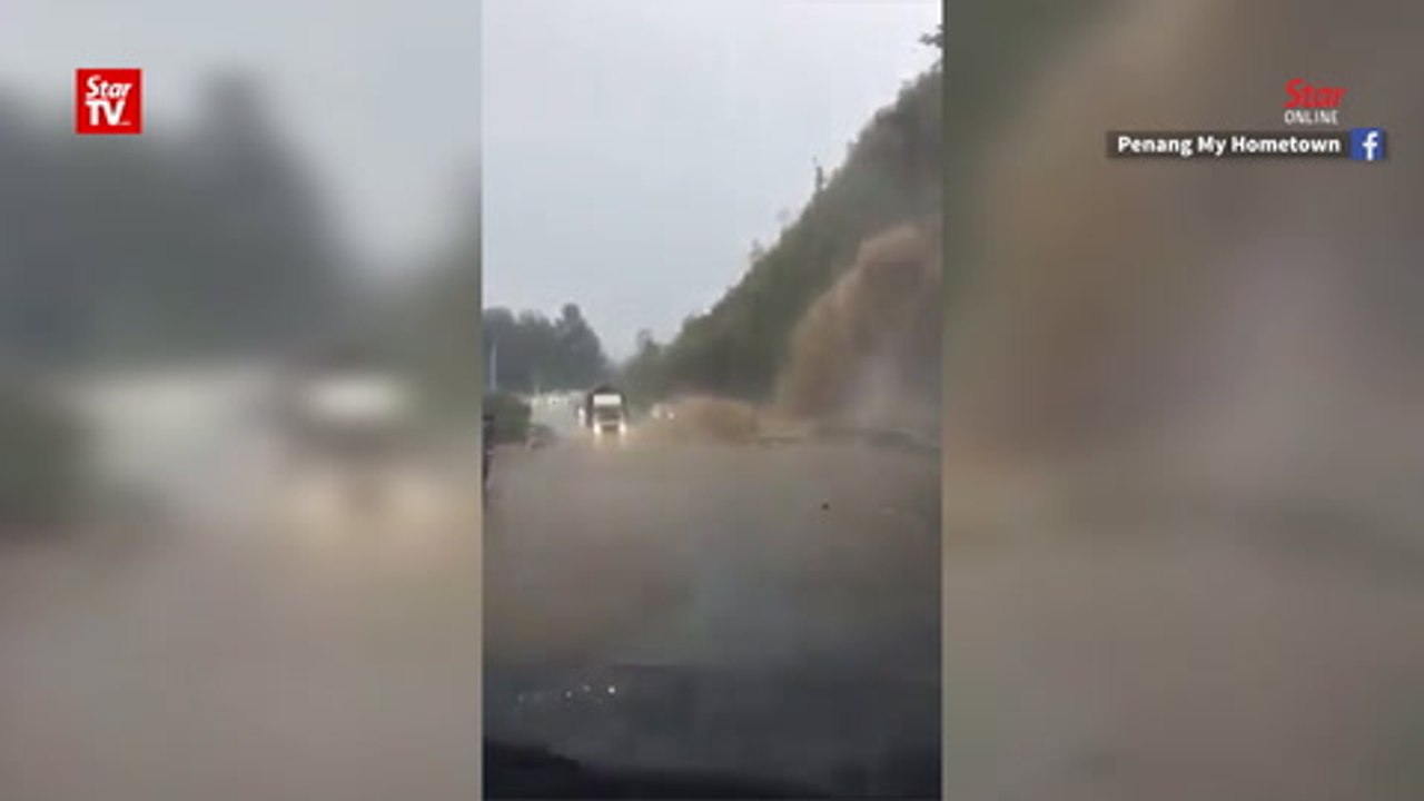Mudslide in Cameron Highlands brings traffic to a standstill
