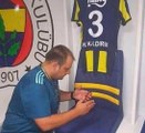 Kıbrıs Futbol Federasyonu Üyesi Ahmet Mahirel'in Derbi Öncesi Soyunma Odasında Dua Ettiği Görüntüler Ortaya Çıktı