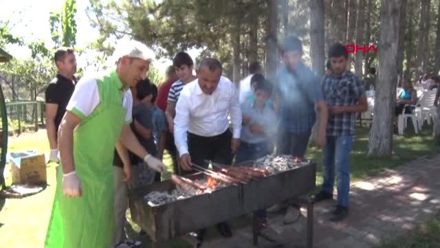 Tunceli Vali'den Engelli Çocuklara Mangal Partisi Yeniden