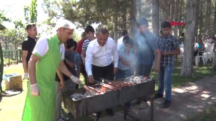 Tunceli Vali'den Engelli Çocuklara Mangal Partisi Yeniden